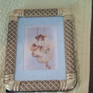 Elegant Gold Picture Frame